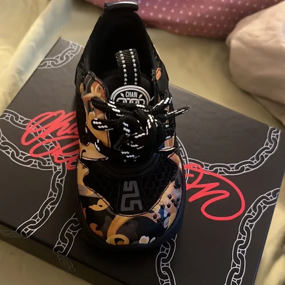 AUTHENTIC Versace sneakers. - Picture 2 of 4